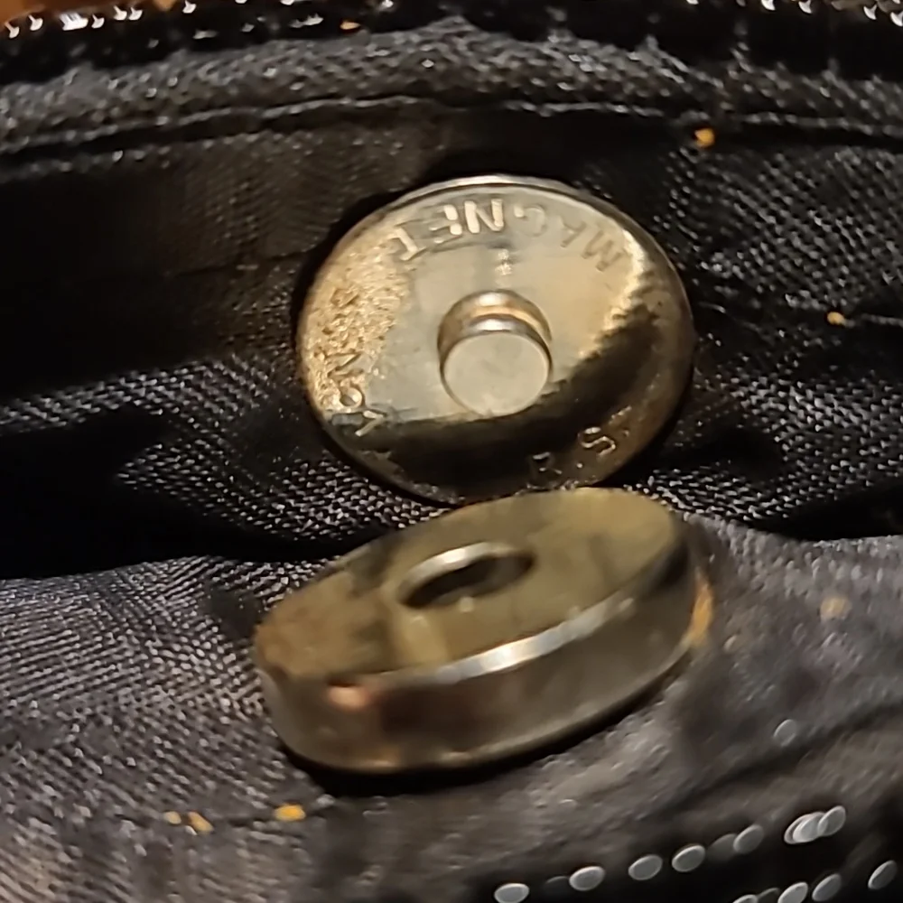 Sequenced Small HandBag - Picture 3 of 3